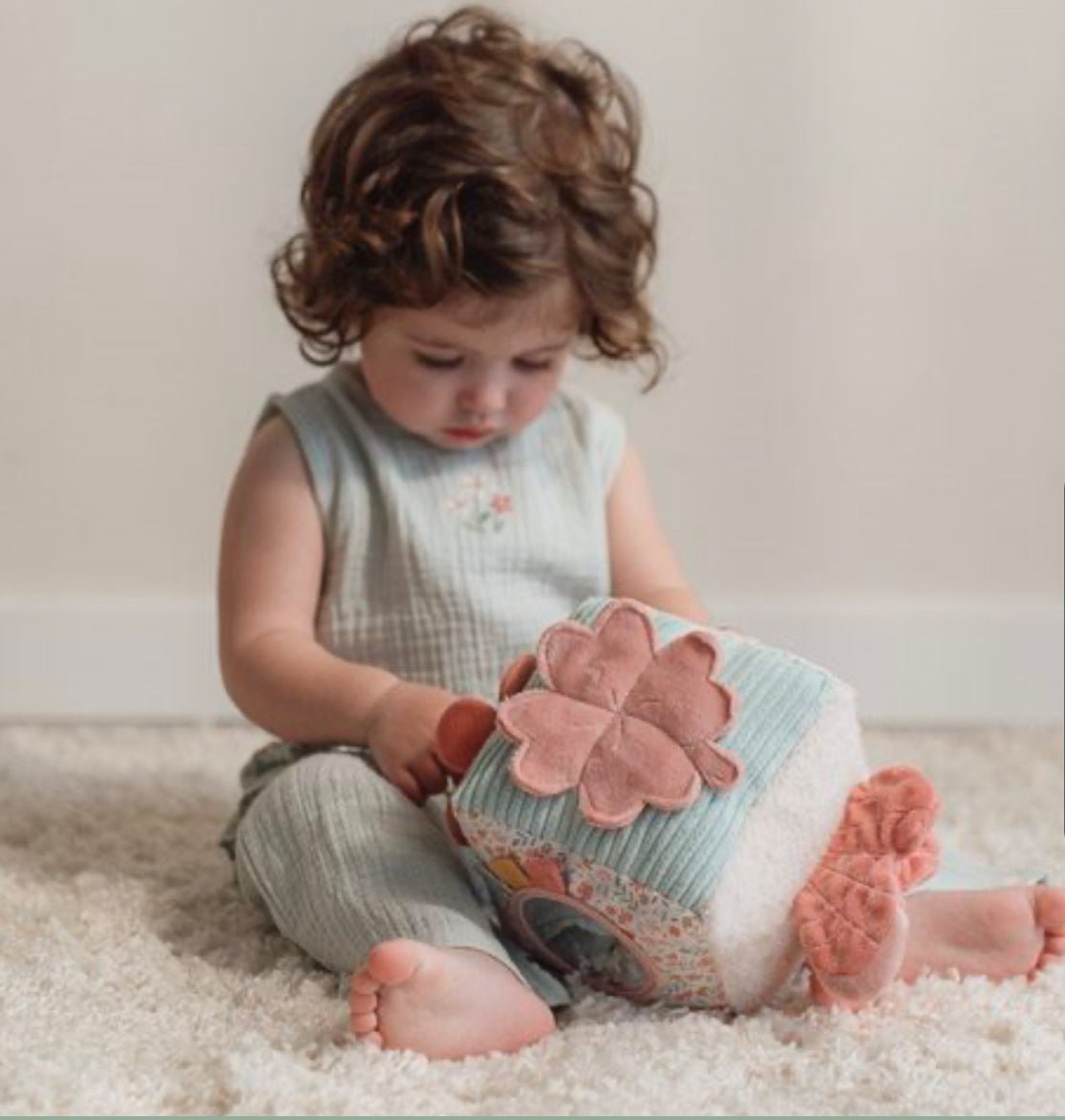 Miffy cube d'activités - Lucky Blossom - Les ptites soeurs