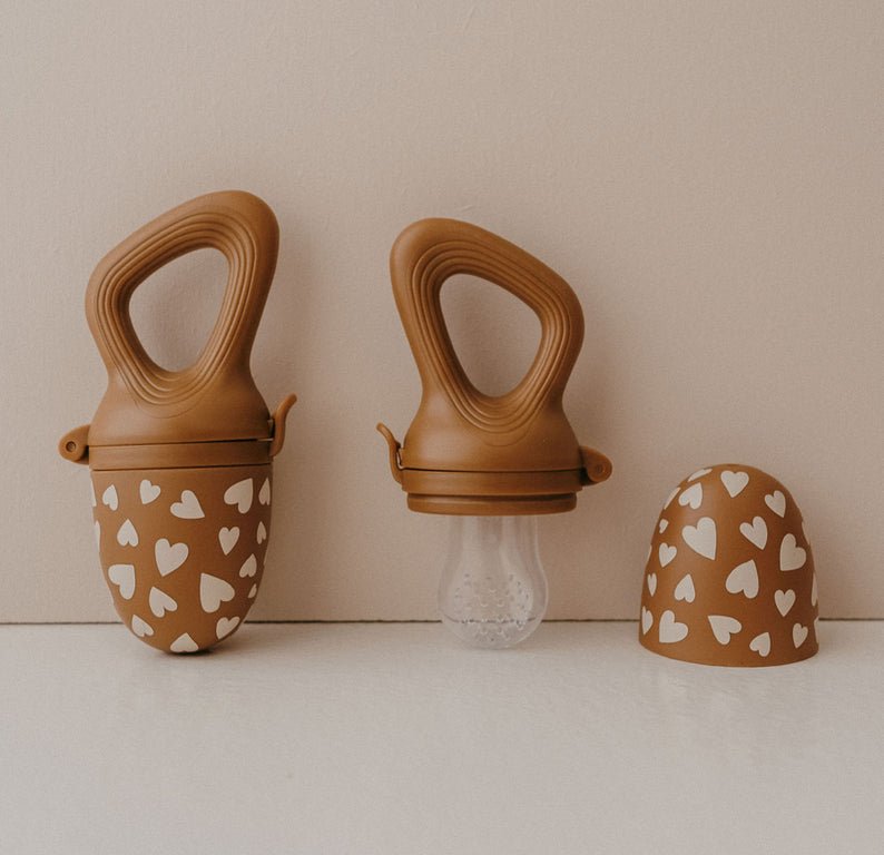 Tétine grignoteuse - Coloris Fall in Love camel - Les ptites soeurs