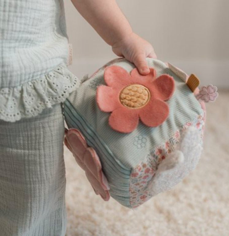 Miffy cube d'activités - Lucky Blossom - Les ptites soeurs