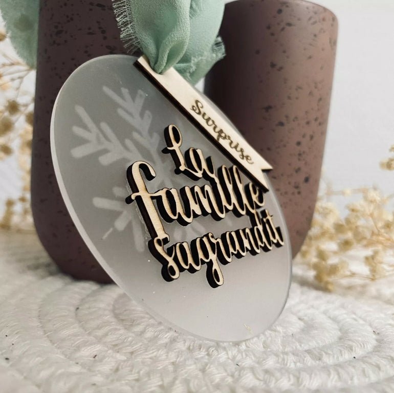 Boule de Noël “La famille s’agrandit” – Annonce surprise (version transparente) - Les ptites soeurs