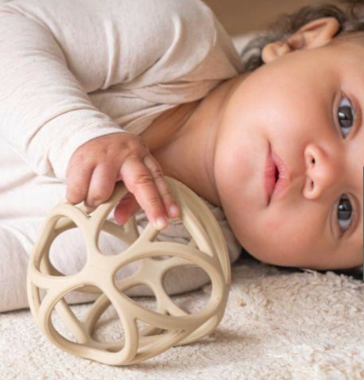 Balle sensorielle beige - Les ptites soeurs